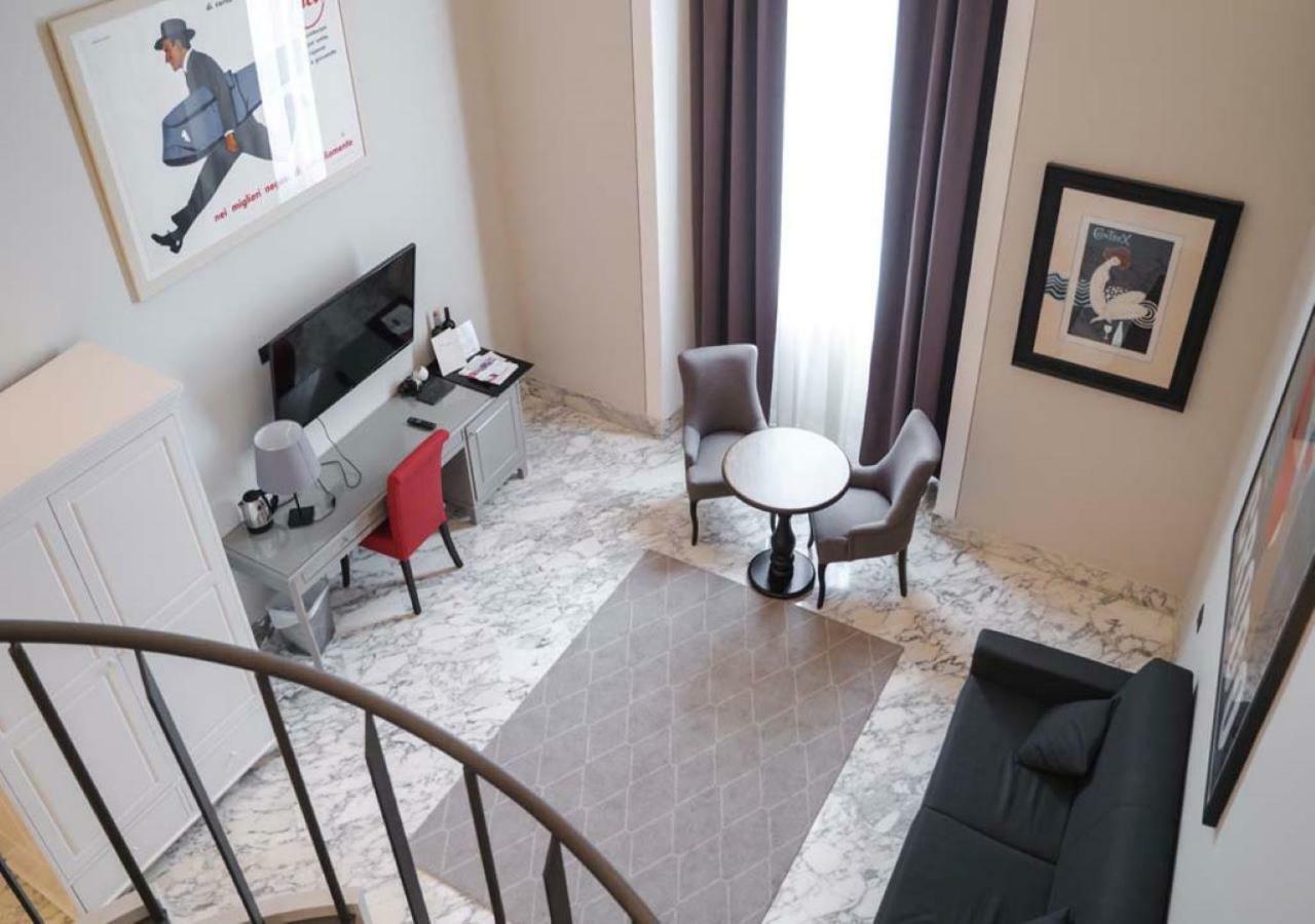 Hotel De 4*