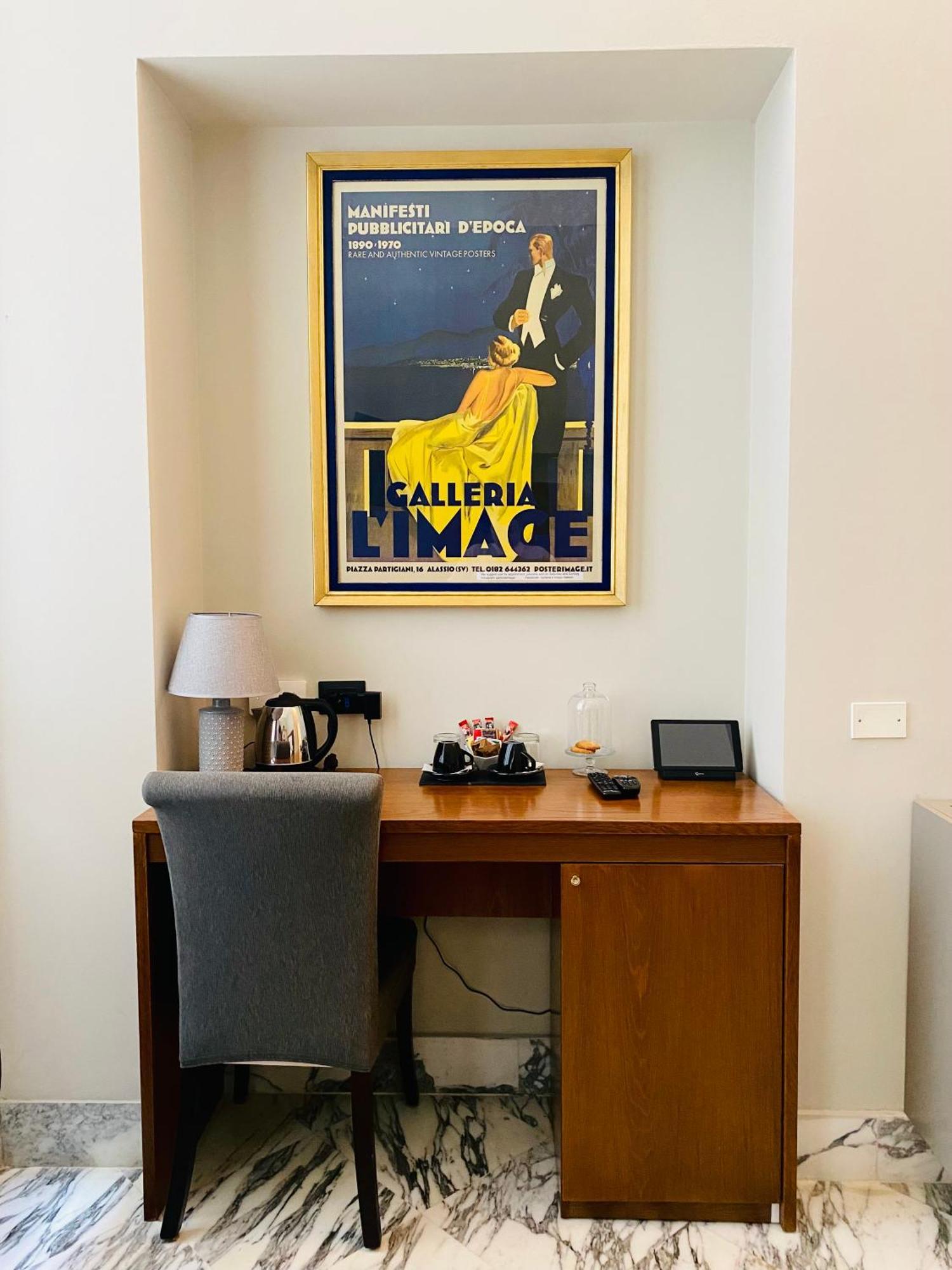 Hotel De 4*